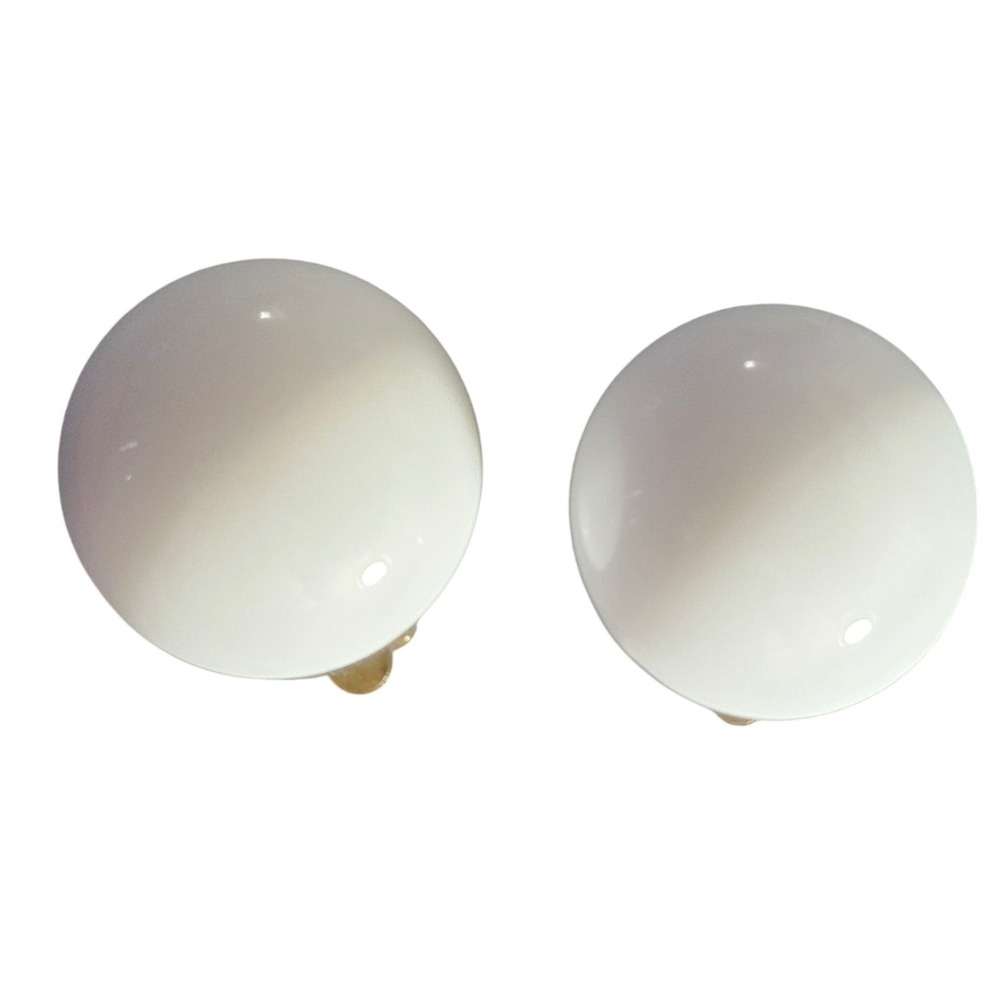 Vintage‎ West Germany White Domed Clip On Earrings Mid Century Gold Tone 1 Inch